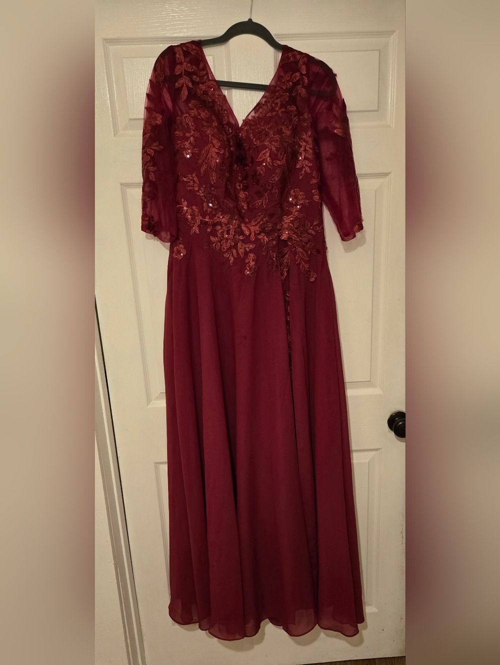 Elegant Burgundy Embroidered V-Neck Evening Dress